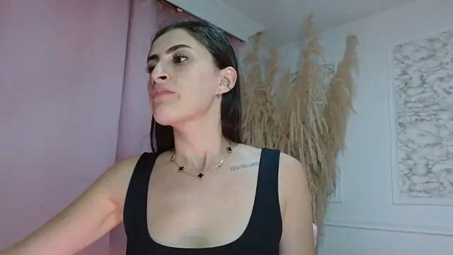 Danella houston online show from 04/18/26, 08:42