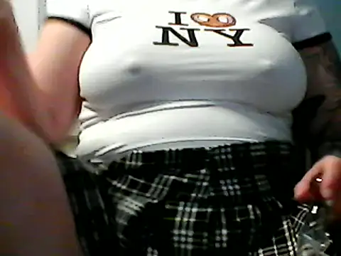 Snapshot of SashaSC3 chatting on 02/11/25, 09:03 SashaSC3 online show from 02/11/25, 09:03