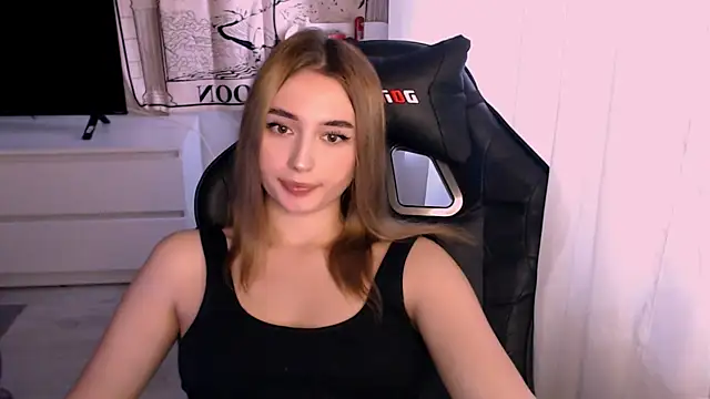 Snapshot of beauty_blonde chatting on 09/11/25, 02:33 beauty blonde online show from 09/11/25, 02:33