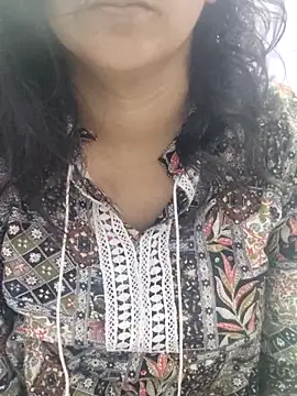 Your cutiepie  online show from 12/05/25, 09:29