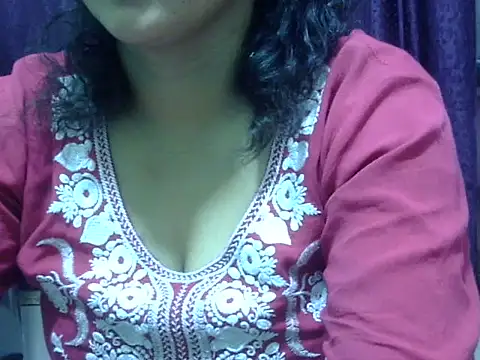 Snapshot of Your_cutiepie_ chatting on 05/27/26, 01:30 Your cutiepie online show from 05/27/26, 01:30