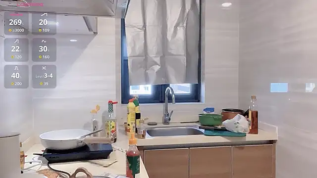 Moonccoi online show from 09/10/25, 02:00