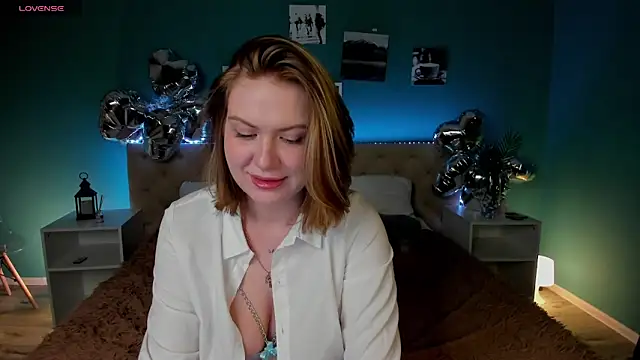 Snapshot of Angela_Wallace chatting on 02/12/25, 11:18 Angela Wallace online show from 02/12/25, 11:18