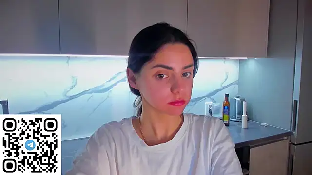Snapshot of EmiliaZen chatting on 05/03/26, 05:19 EmiliaZen online show from 05/03/26, 05:19