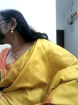 niiveditha online show from 02/08/25, 07:05