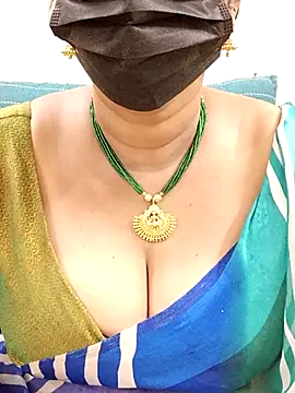 niiveditha online show from 02/17/25, 07:53