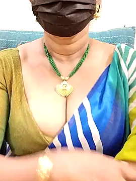 niiveditha online show from 02/17/25, 11:09