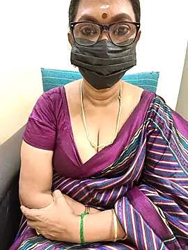 niiveditha online show from 02/22/25, 04:30