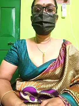 niiveditha online show from 02/24/25, 04:04