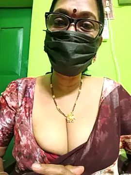 niiveditha online show from 02/27/25, 04:21