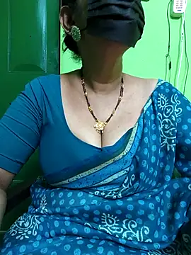 niiveditha online show from 02/28/25, 09:36