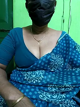 niiveditha online show from 02/28/25, 04:20