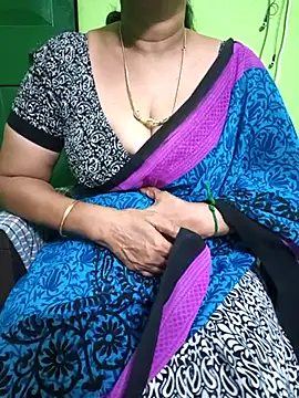 niiveditha online show from 03/17/25, 09:44