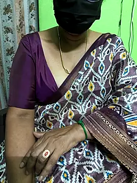 niiveditha online show from 03/19/25, 11:39