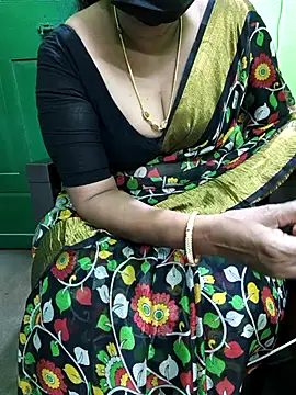 niiveditha online show from 09/15/25, 02:50