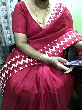 niiveditha online show from 09/17/25, 07:32