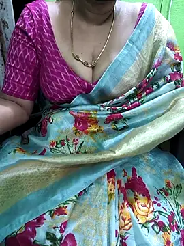 niiveditha online show from 10/07/25, 05:37