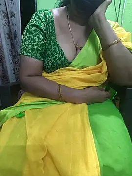 niiveditha online show from 12/04/25, 03:10