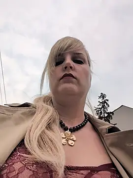 Sexybiene969 online show from 04/19/26, 03:44