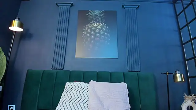 scarlet edwars online show from 04/10/26, 07:18