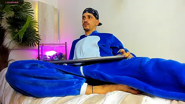 Dirty Kingg online show from 10/04/25, 08:07