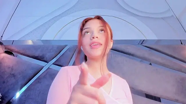 Giselle Lauren online show from 10/15/25, 08:09