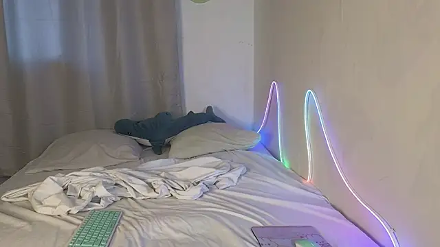 Julian wins online show from 04/03/26, 01:03