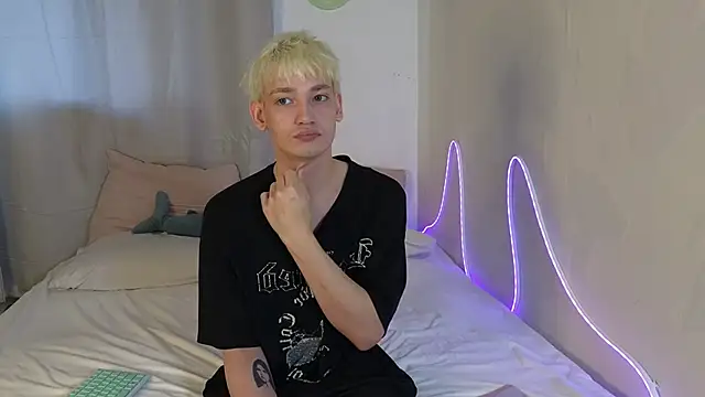 Julian wins online show from 04/04/26, 01:26