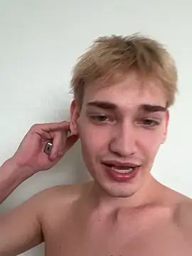 Julian wins online show from 04/10/26, 11:48