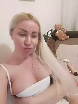 Snapshot of visnjica chatting on 03/17/25, 10:38 visnjica online show from 03/17/25, 10:38