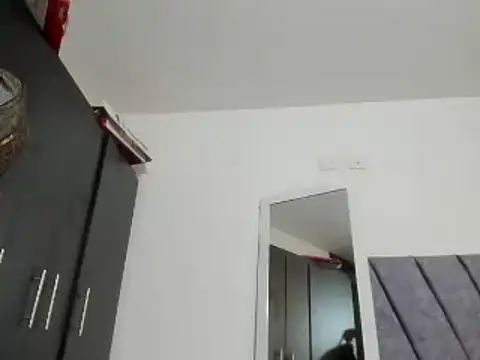 enyelsalas2 online show from 10/08/25, 01:03