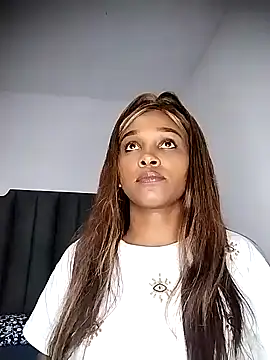 Snapshot of moree_Queen chatting on 02/18/25, 07:41 moree Queen online show from 02/18/25, 07:41