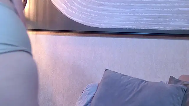 lissa palmer online show from 11/17/25, 03:23