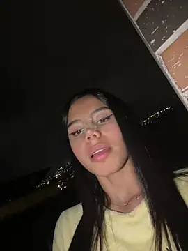 Laura-Khalifa online show from 02/17/25, 05:58