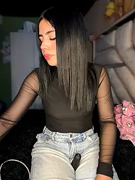 Laura-Khalifa online show from 03/06/26, 05:48