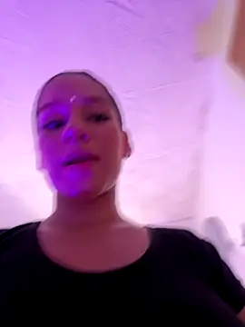 Abbiee 8 online show from 10/24/25, 11:12