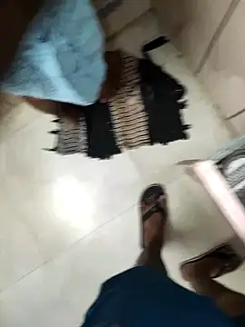 Snapshot of Tamil_small_cock chatting on 02/25/26, 04:38 Tamil small cock online show from 02/25/26, 04:38