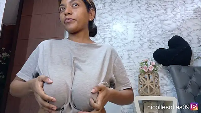 Snapshot of nicollesofia2 chatting on 06/09/26, 05:24 nicollesofia2 online show from 06/09/26, 05:24