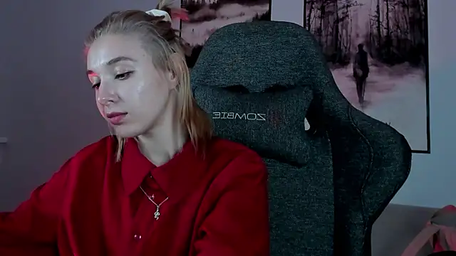 Snapshot of PhilippaAdamas chatting on 02/14/25, 08:42 PhilippaAdamas online show from 02/14/25, 08:42