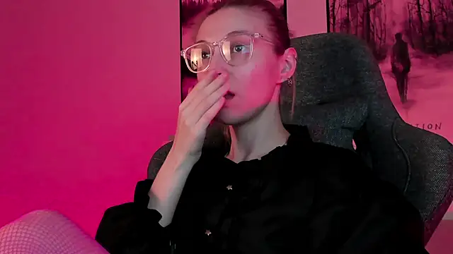 Snapshot of PhilippaAdamas chatting on 03/07/25, 02:15 PhilippaAdamas online show from 03/07/25, 02:15