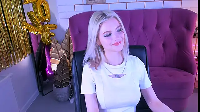 LeonaStane online show from 03/01/25, 11:04