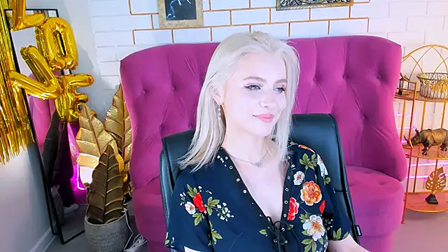 LeonaStane online show from 03/05/25, 08:00