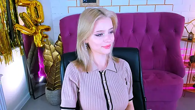 LeonaStane online show from 10/23/25, 05:01