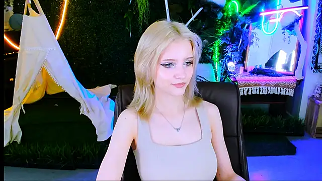 LeonaStane online show from 11/14/25, 06:06