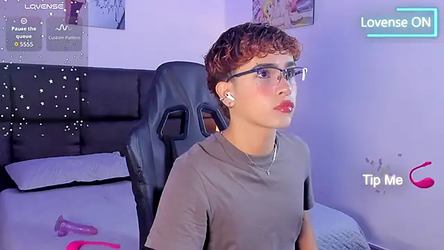 Aiiden 15 online show from 09/23/25, 12:30