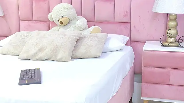 Snapshot of ArianaFranco chatting on 07/15/26, 12:54 ArianaFranco online show from 07/15/26, 12:54