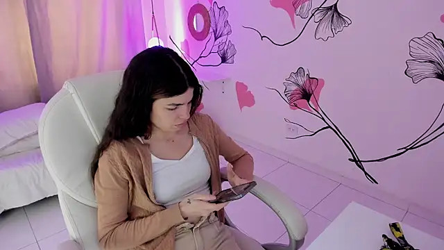 Isabela Fiorelli online show from 04/17/26, 01:36