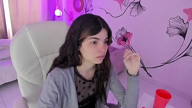 Snapshot of Isabela_Fiorelli chatting on 04/19/26, 01:32 Isabela Fiorelli online show from 04/19/26, 01:32