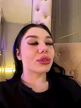 MaeveMoon online show from 11/13/25, 06:18