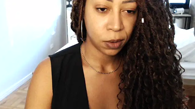 dianagolley420 online show from 02/17/25, 08:47